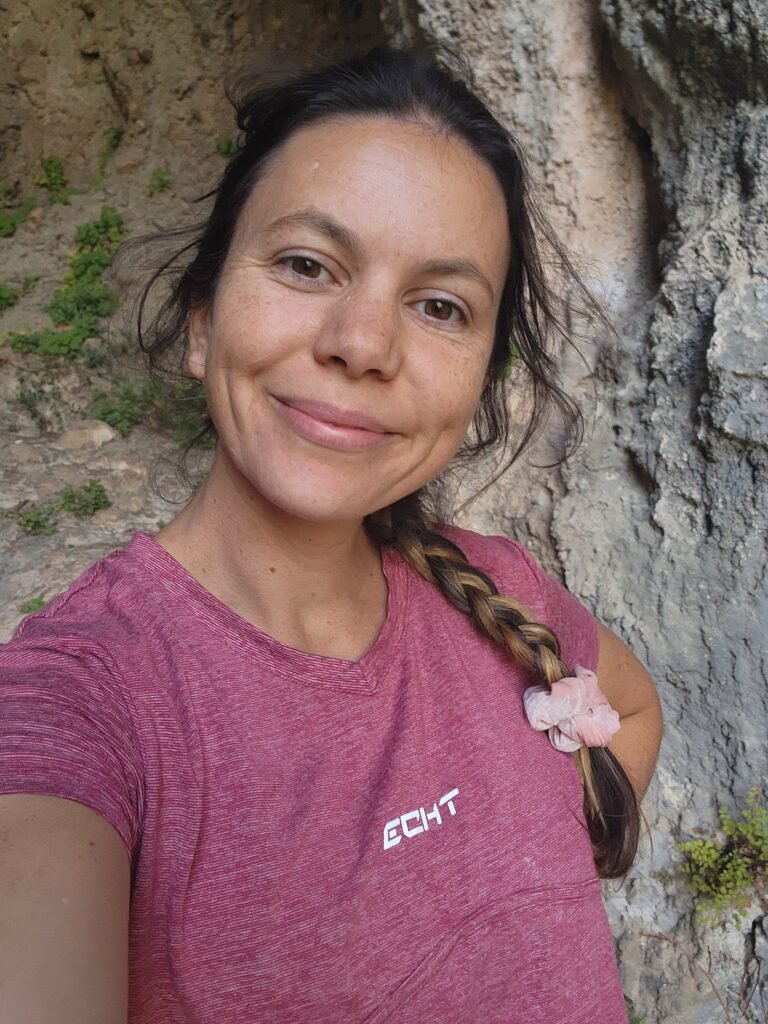 Renee, co-host of the Kids Who Travel podcast, travelling in thailand